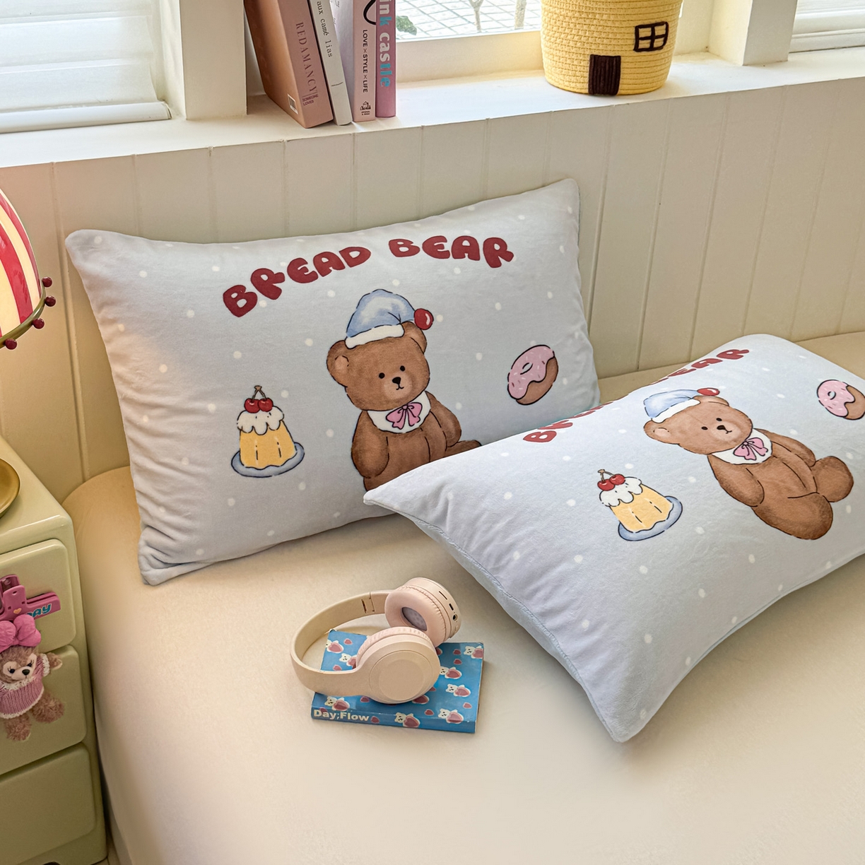 91家纺网 家纺一手货源 找家纺 佳汐蓝家纺 2025新款牛奶绒卡通大版枕套 蛋糕熊
