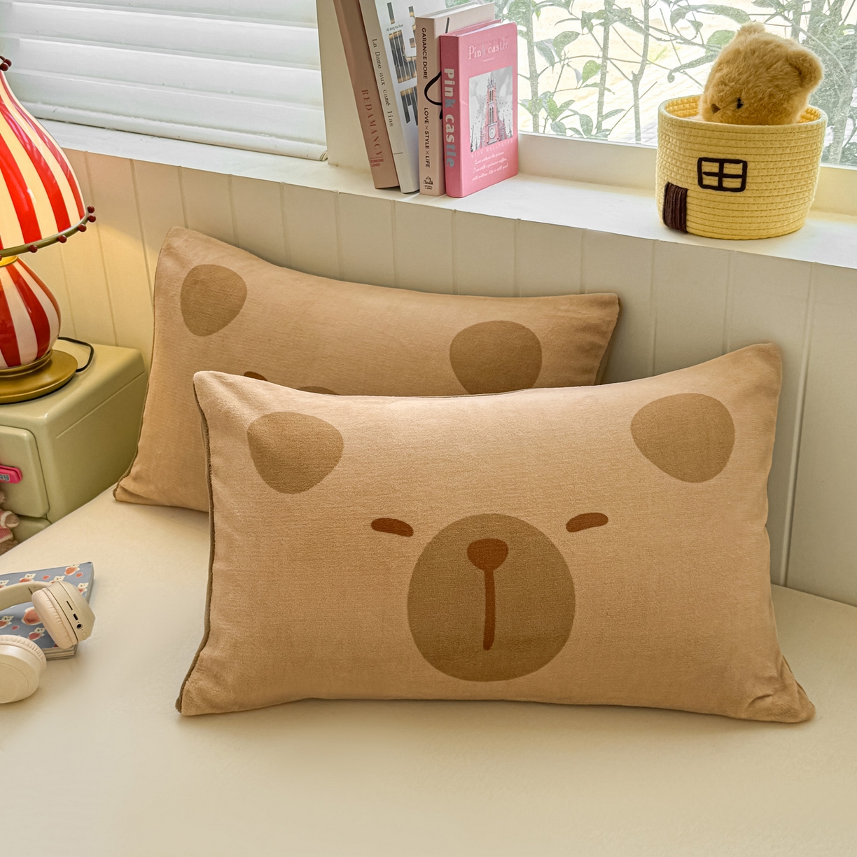 91家纺网 家纺一手货源 找家纺 佳汐蓝家纺 2025新款牛奶绒卡通大版枕套 卡比巴拉