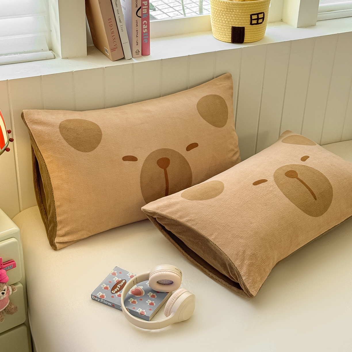 91家纺网 家纺一手货源 找家纺 佳汐蓝家纺 2025新款牛奶绒卡通大版枕套 卡比巴拉