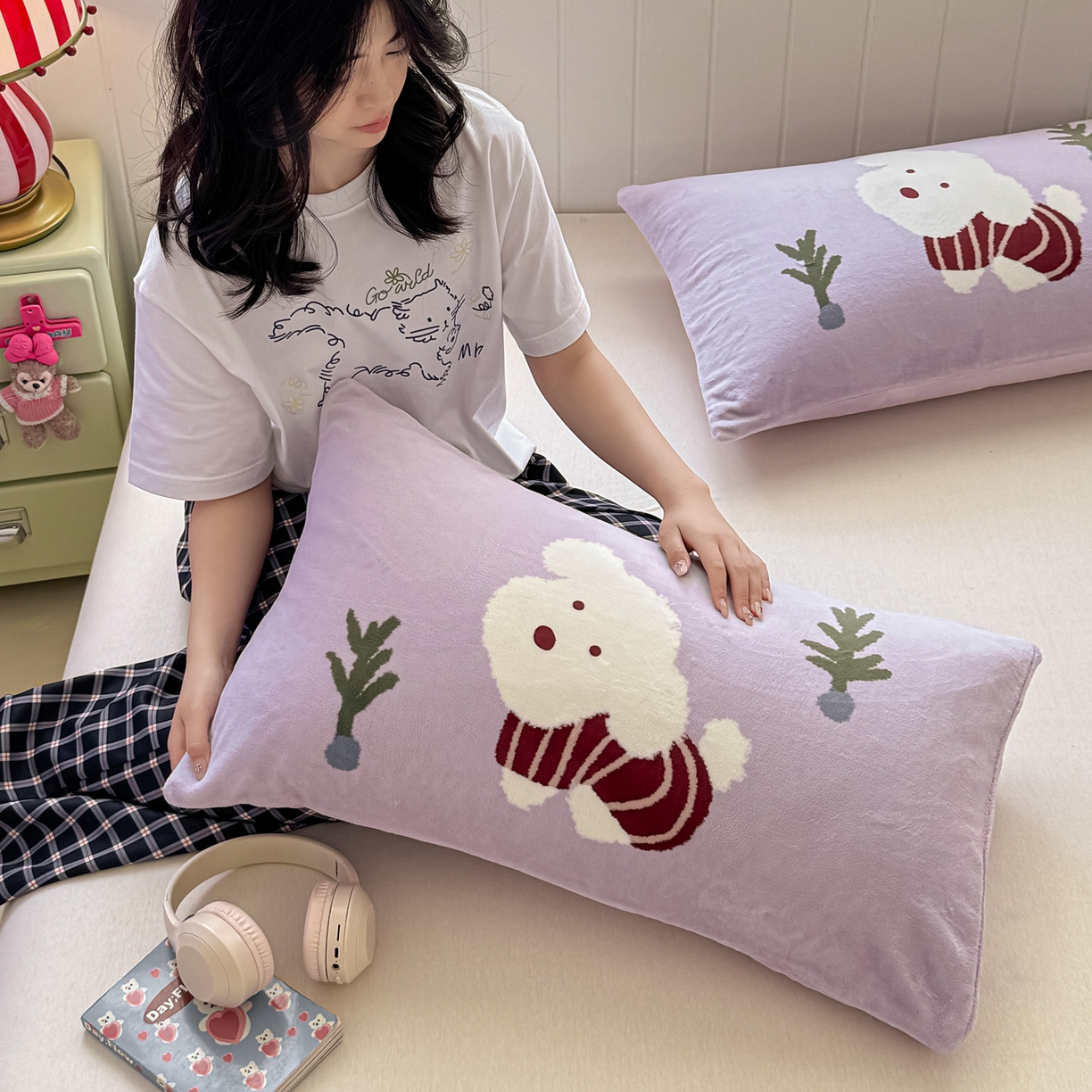 91家纺网 家纺一手货源 找家纺 佳汐蓝家纺 2025新款牛奶绒卡通大版枕套 可爱泰迪