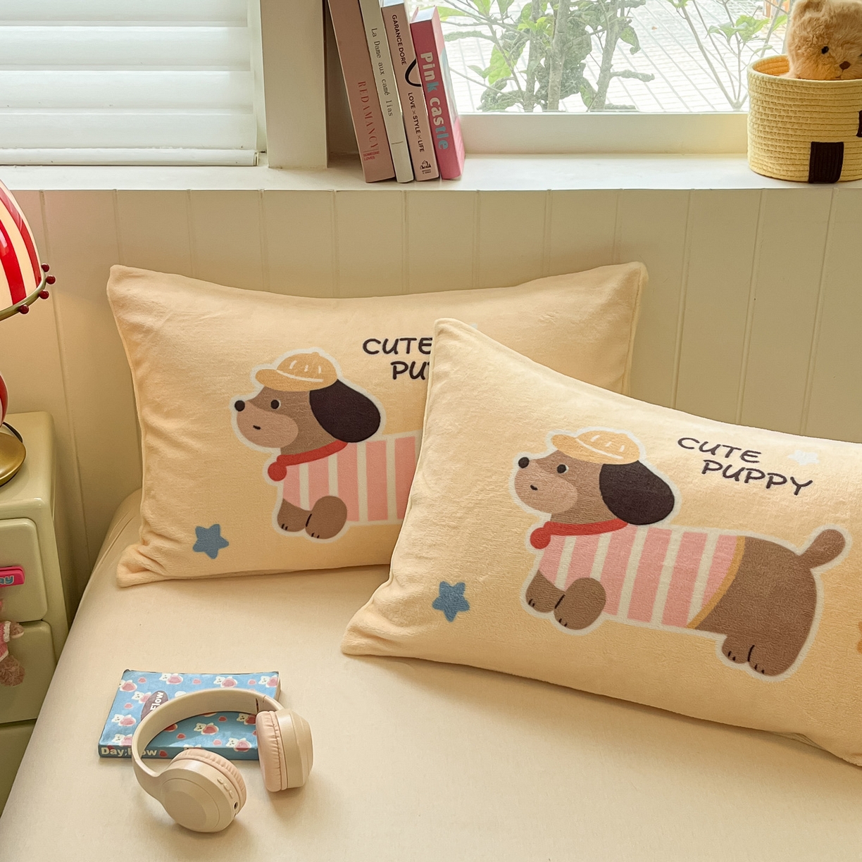 91家纺网 家纺一手货源 找家纺 佳汐蓝家纺 2025新款牛奶绒卡通大版枕套 腊肠狗-嫩黄