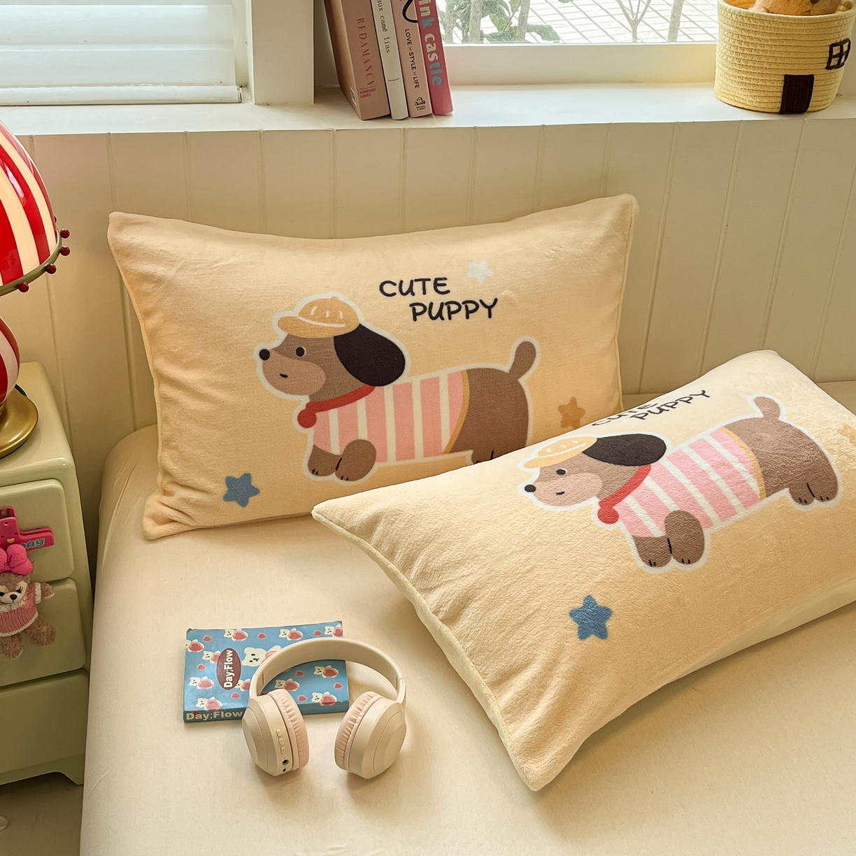 91家纺网 家纺一手货源 找家纺 佳汐蓝家纺 2025新款牛奶绒卡通大版枕套 腊肠狗-嫩黄