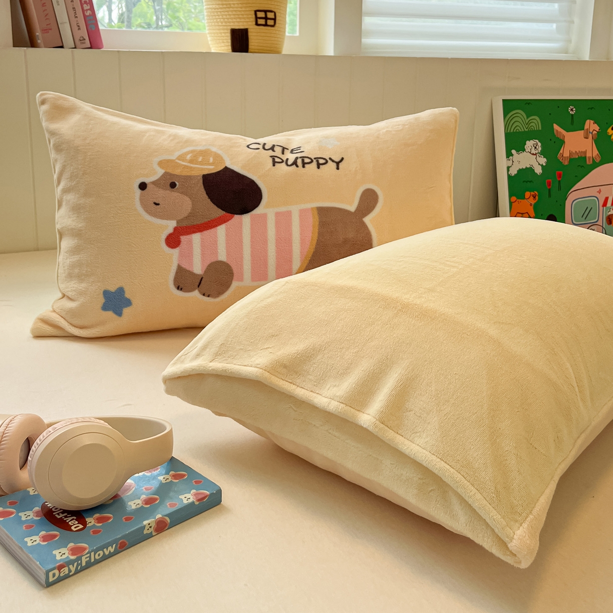 91家纺网 家纺一手货源 找家纺 佳汐蓝家纺 2025新款牛奶绒卡通大版枕套 腊肠狗-嫩黄