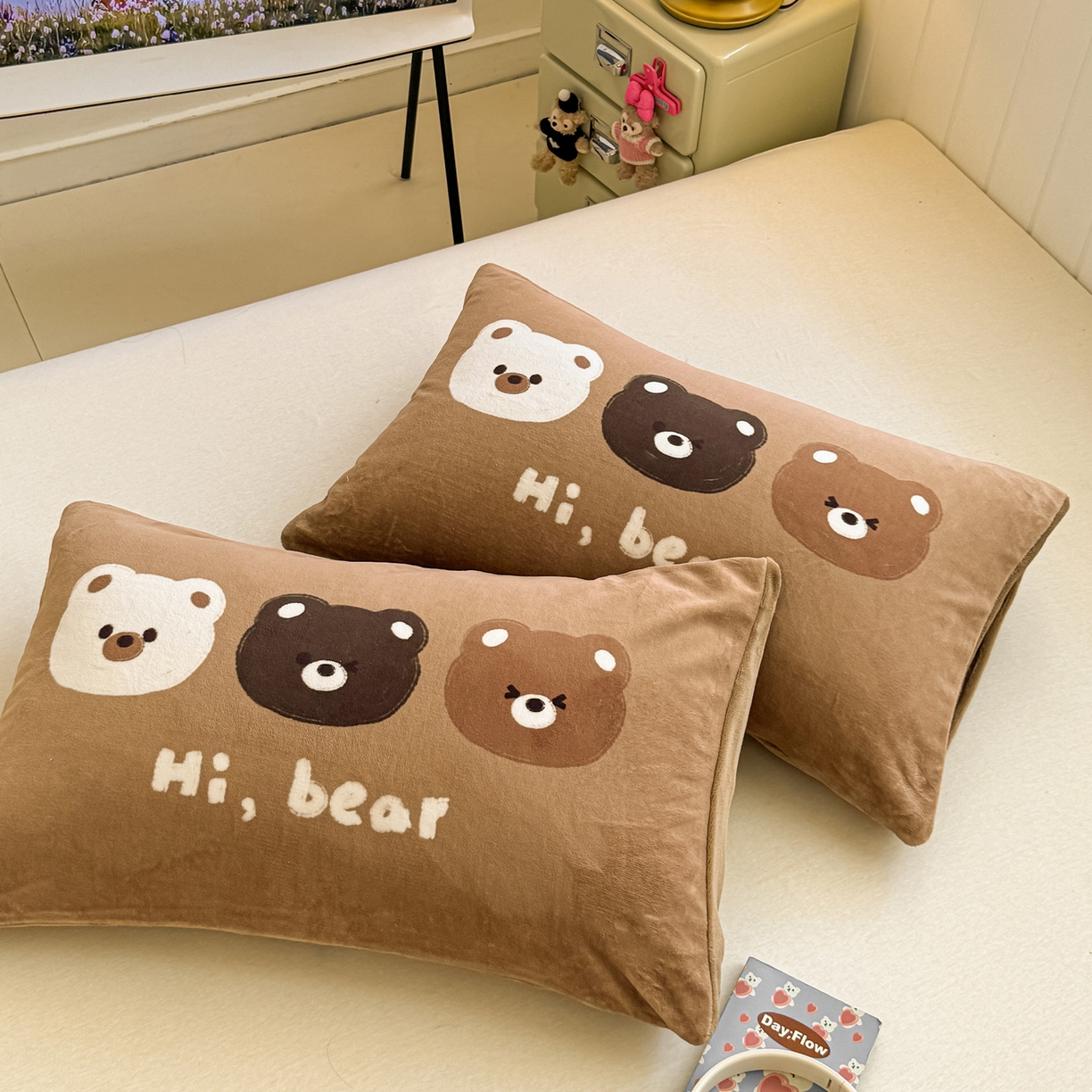 91家纺网 家纺一手货源 找家纺 佳汐蓝家纺 2025新款牛奶绒卡通大版枕套 三只熊
