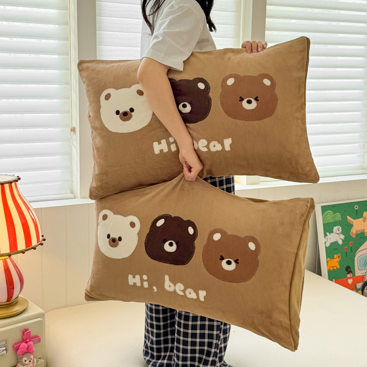 91家纺网 家纺一手货源 找家纺 佳汐蓝家纺 2025新款牛奶绒卡通大版枕套 三只熊