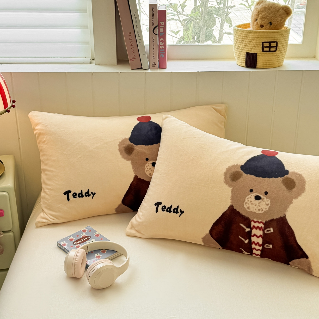 91家纺网 家纺一手货源 找家纺 佳汐蓝家纺 2025新款牛奶绒卡通大版枕套 绅士熊