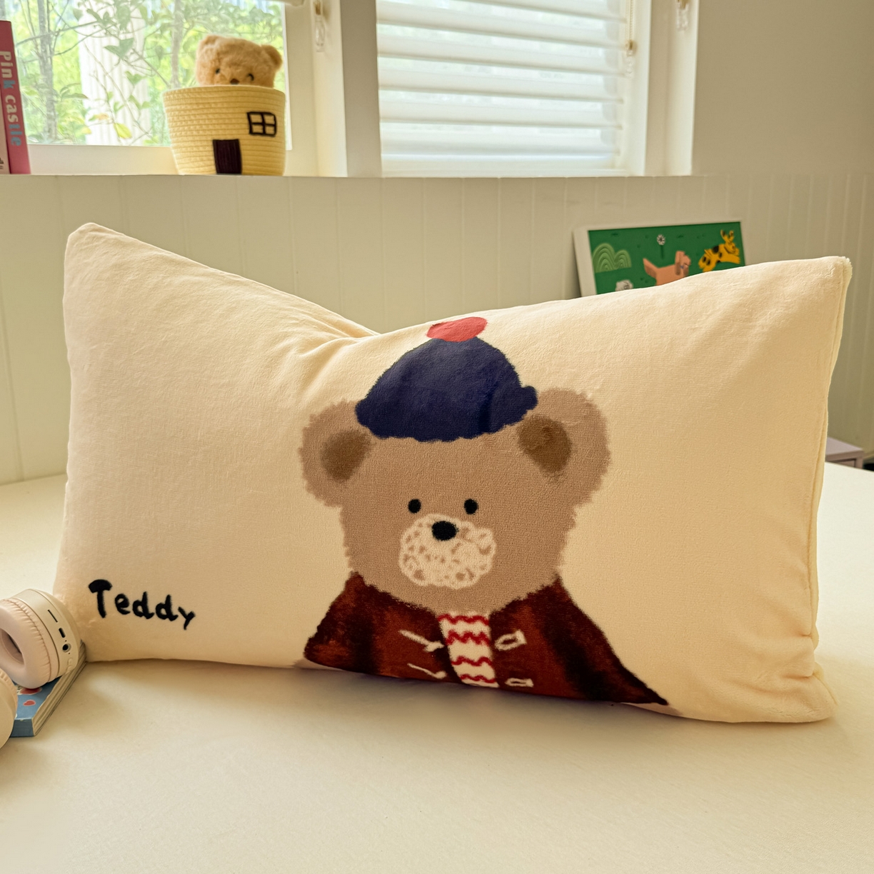 91家纺网 家纺一手货源 找家纺 佳汐蓝家纺 2025新款牛奶绒卡通大版枕套 绅士熊