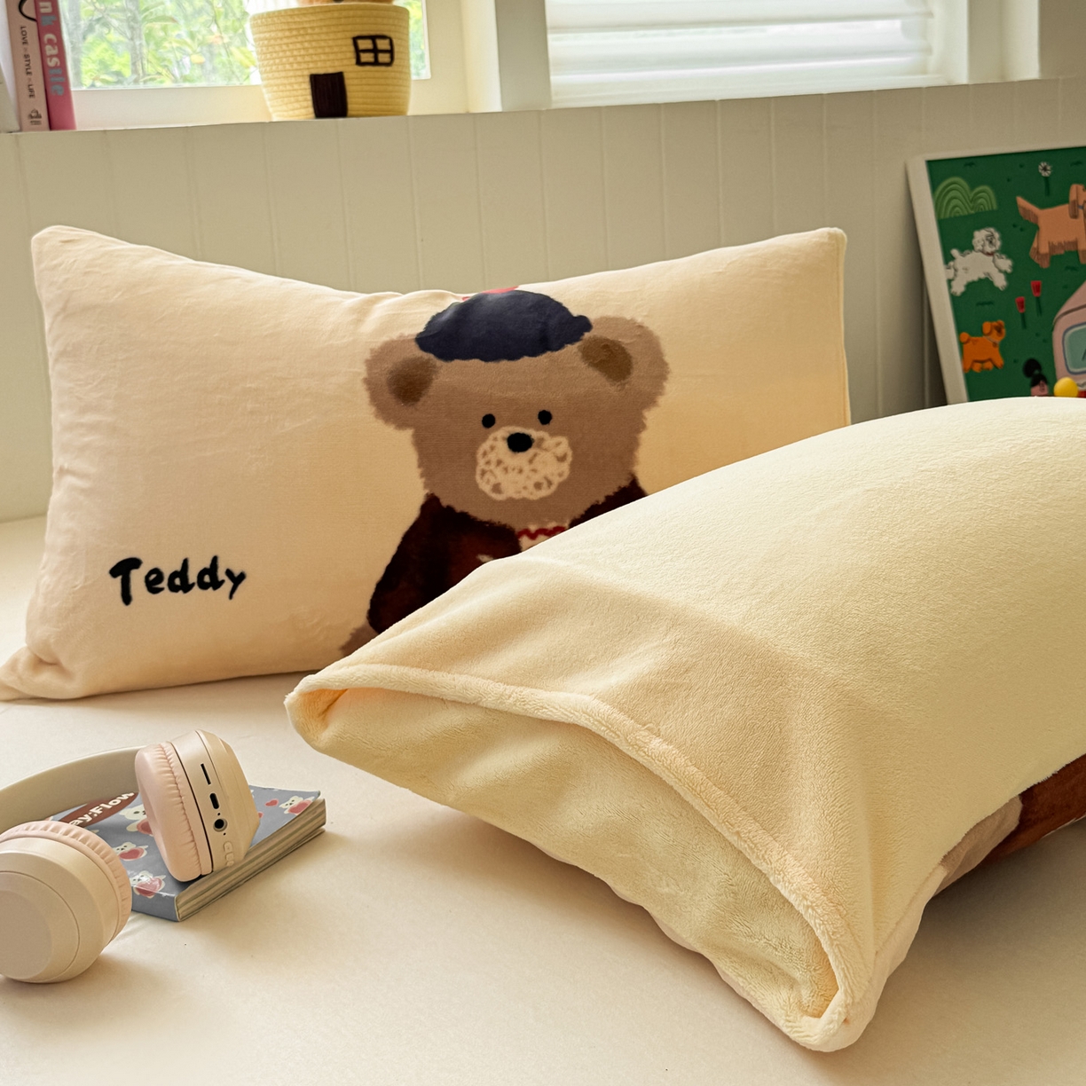 91家纺网 家纺一手货源 找家纺 佳汐蓝家纺 2025新款牛奶绒卡通大版枕套 绅士熊