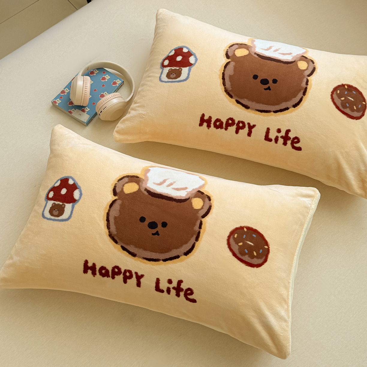 91家纺网 家纺一手货源 找家纺 佳汐蓝家纺 2025新款牛奶绒卡通大版枕套 甜品熊