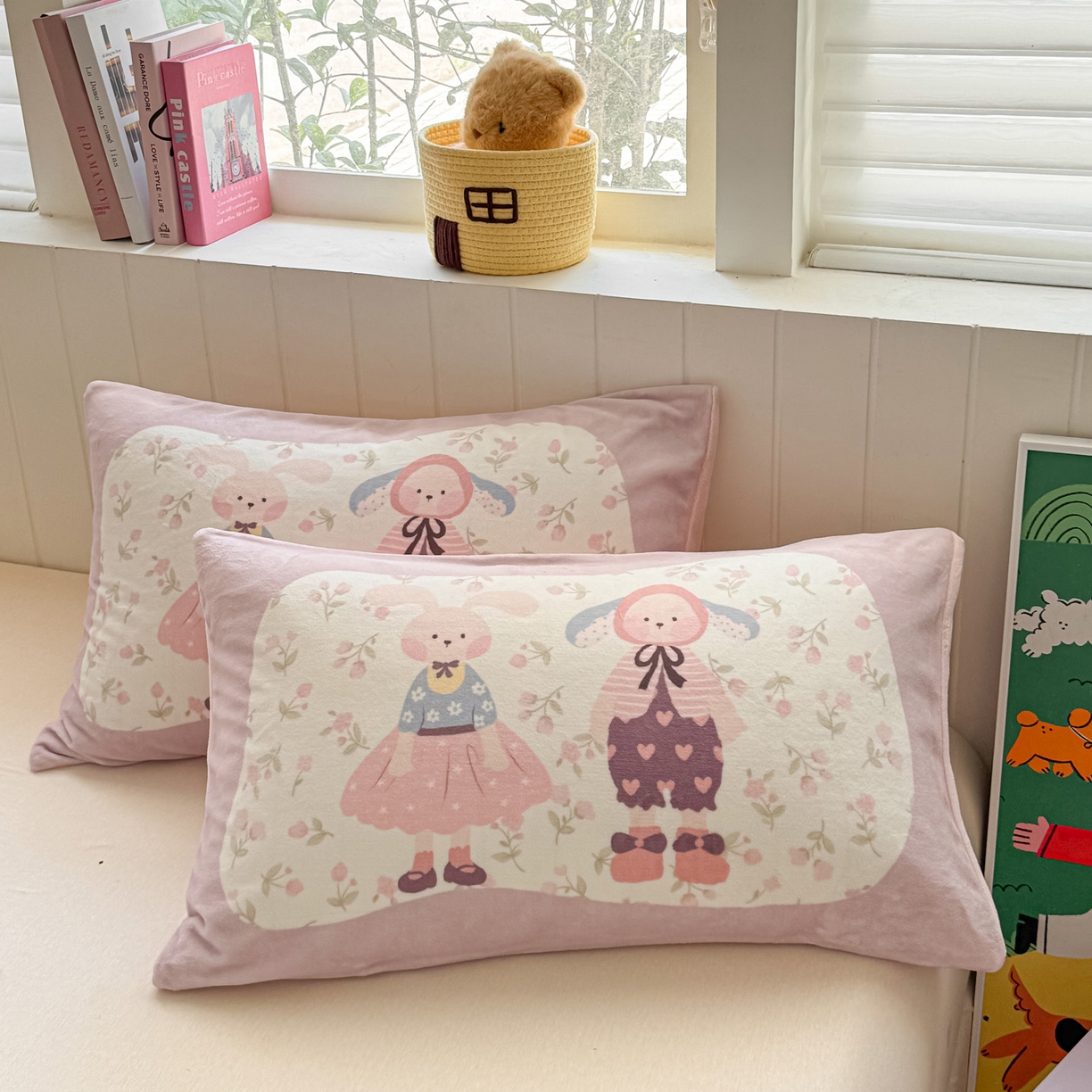 91家纺网 家纺一手货源 找家纺 佳汐蓝家纺 2025新款牛奶绒卡通大版枕套 兔女郎