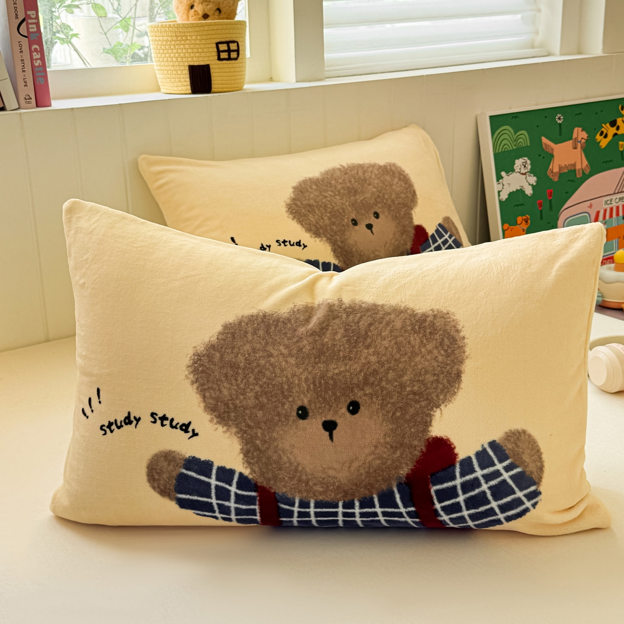 91家纺网 家纺一手货源 找家纺 佳汐蓝家纺 2025新款牛奶绒卡通大版枕套 学霸归来