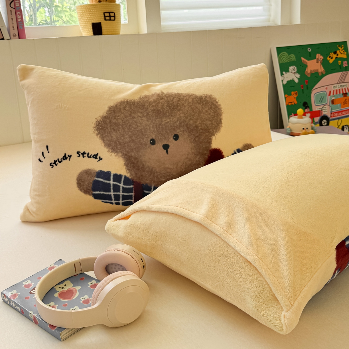 91家纺网 家纺一手货源 找家纺 佳汐蓝家纺 2025新款牛奶绒卡通大版枕套 学霸归来