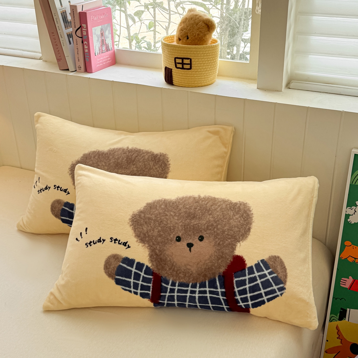 91家纺网 家纺一手货源 找家纺 佳汐蓝家纺 2025新款牛奶绒卡通大版枕套 学霸归来