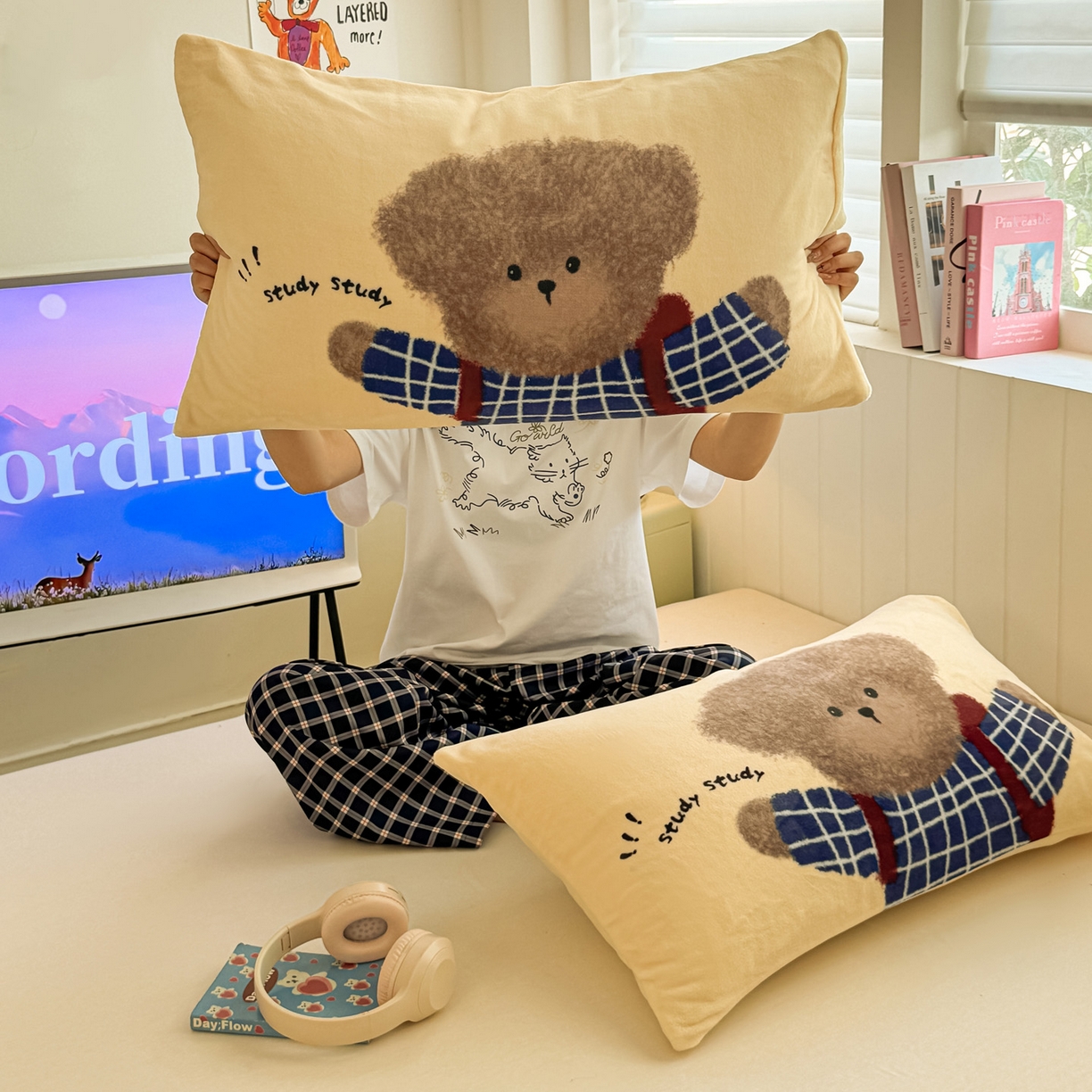 91家纺网 家纺一手货源 找家纺 佳汐蓝家纺 2025新款牛奶绒卡通大版枕套 学霸归来