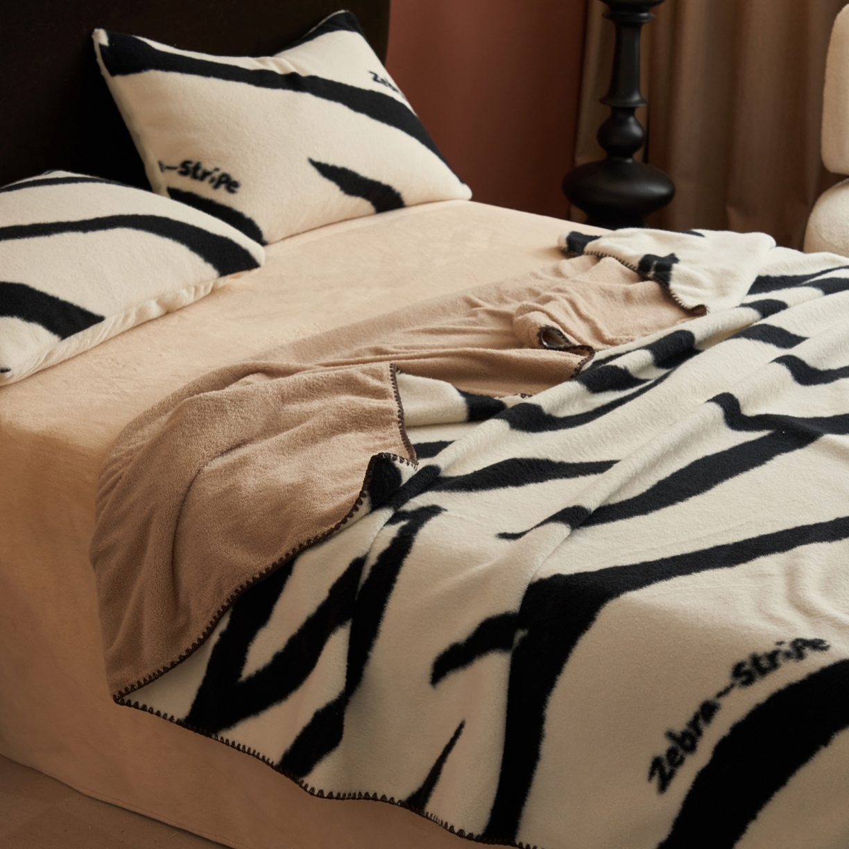 91家纺网 家纺一手货源 找家纺 早晨家纺 2025新款众若款仿羊绒牛奶绒毛毯 众若-斑纹白