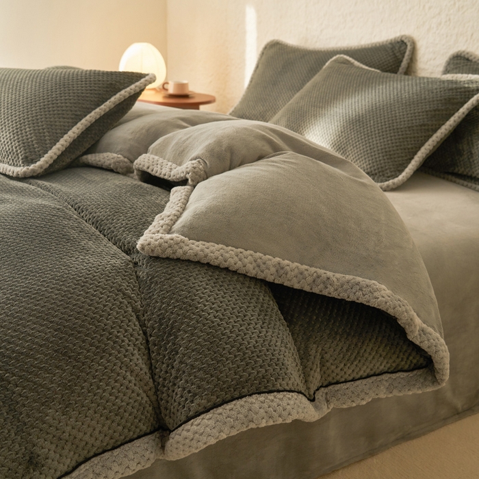 91家纺网 家纺一手货源 找家纺 早晨家纺 2025新款尚流款牛奶绒提花-可拆卸冬被 尚流-深灰