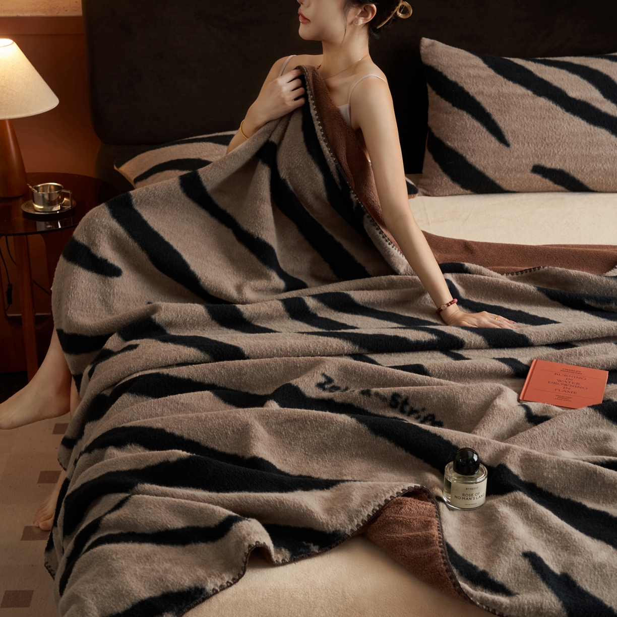 91家纺网 家纺一手货源 找家纺 早晨家纺 2025新款众若款仿羊绒牛奶绒毛毯 众若-斑纹棕