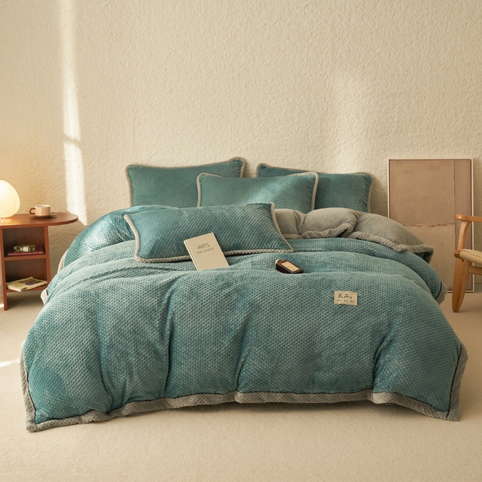 91家纺网 家纺一手货源 找家纺 早晨家纺 2025新款尚流款牛奶绒提花-可拆卸冬被 尚流-孔雀蓝