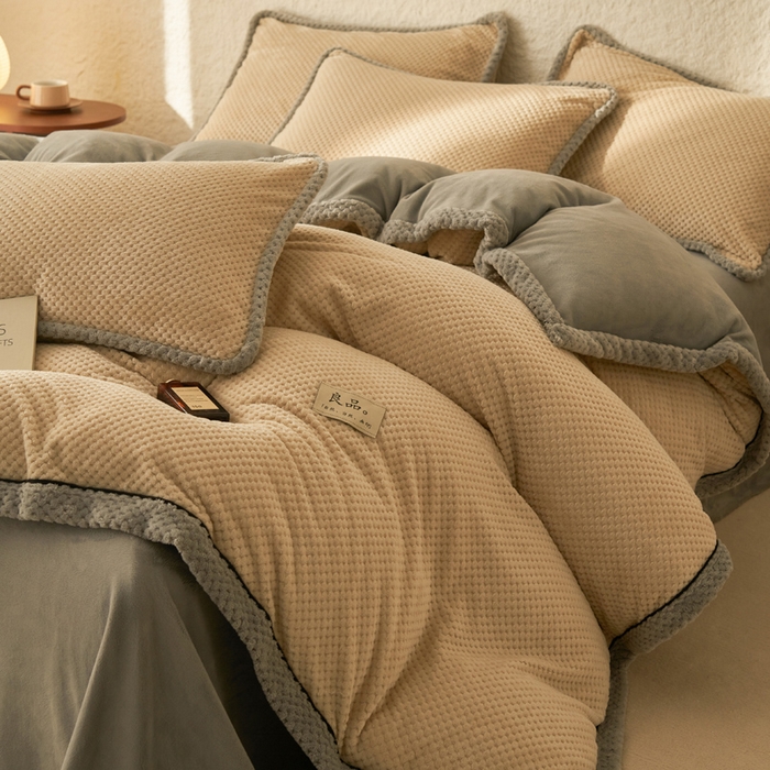 91家纺网 家纺一手货源 找家纺 早晨家纺 2025新款尚流款牛奶绒提花-可拆卸冬被 尚流-米驼