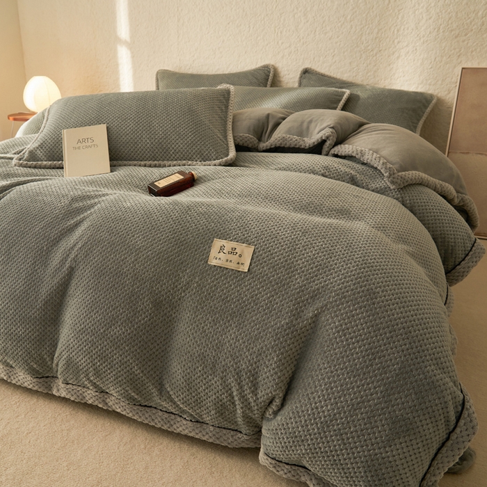 91家纺网 家纺一手货源 找家纺 早晨家纺 2025新款尚流款牛奶绒提花-可拆卸冬被 尚流-浅灰