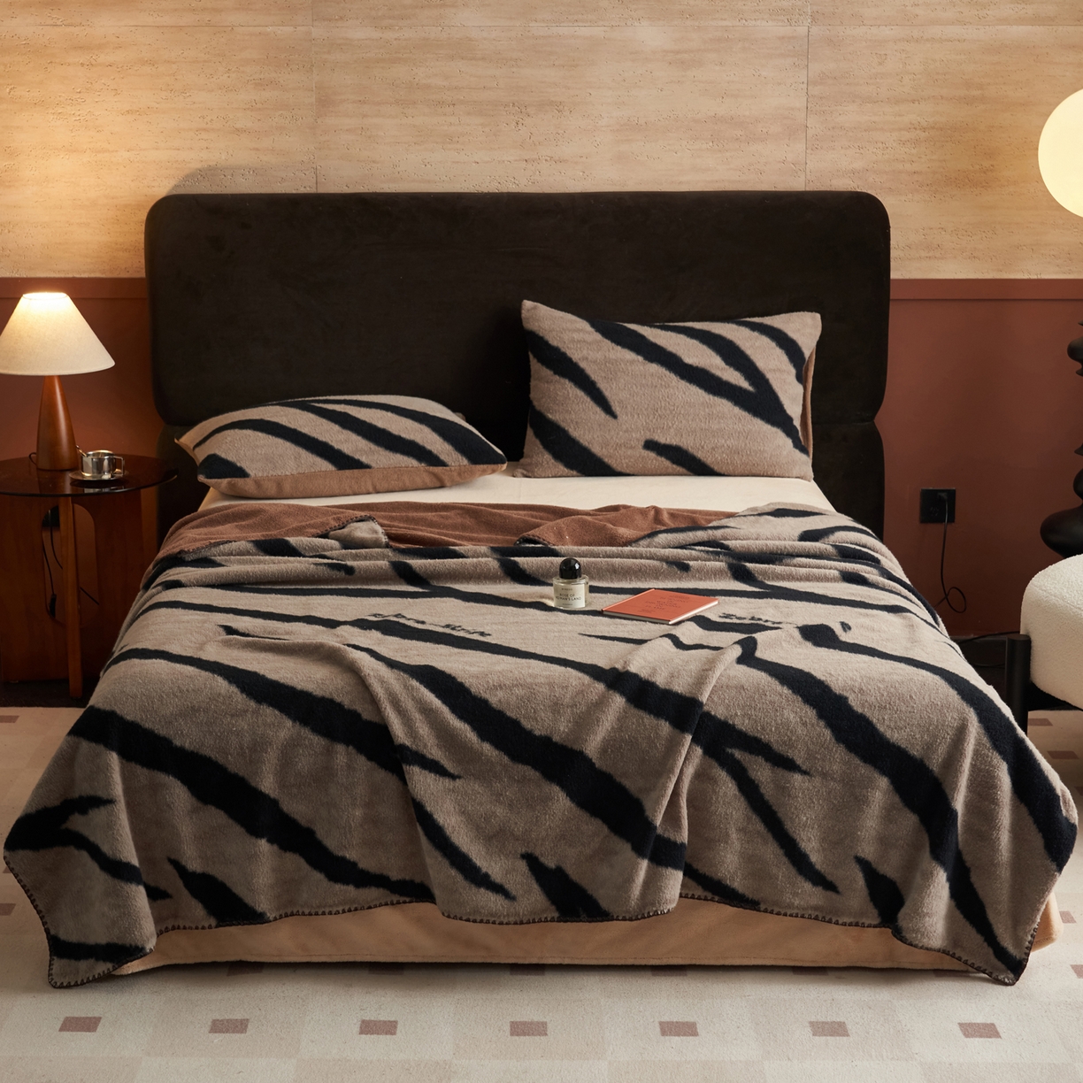 91家纺网 家纺一手货源 找家纺 早晨家纺 2025新款众若款仿羊绒牛奶绒毛毯 众若-斑纹棕