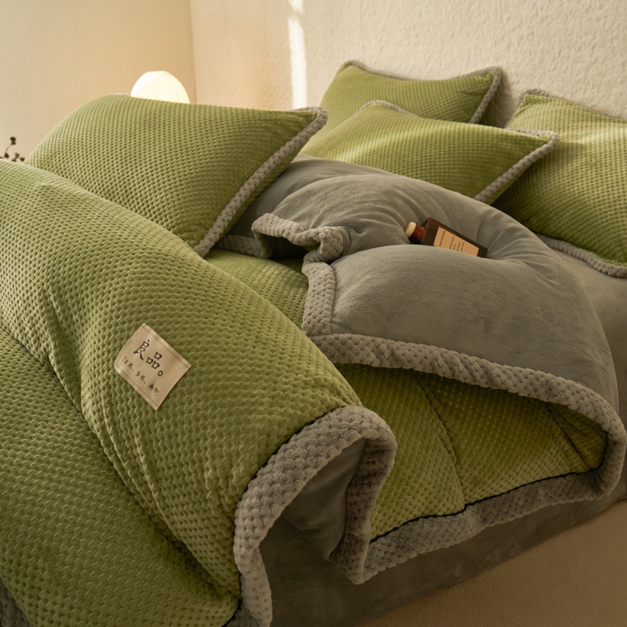 91家纺网 家纺一手货源 找家纺 早晨家纺 2025新款尚流款牛奶绒提花-可拆卸冬被 尚流-草绿