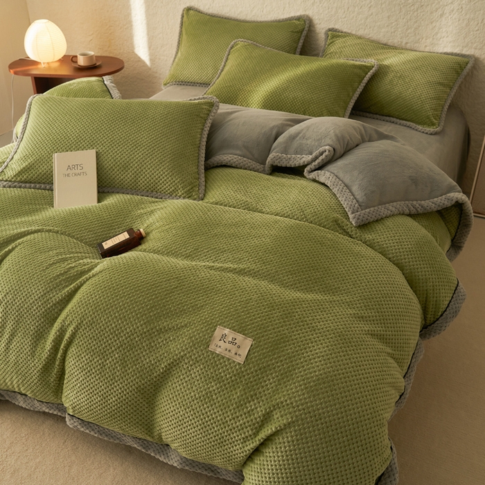 91家纺网 家纺一手货源 找家纺 早晨家纺 2025新款尚流款牛奶绒提花-可拆卸冬被 尚流-草绿