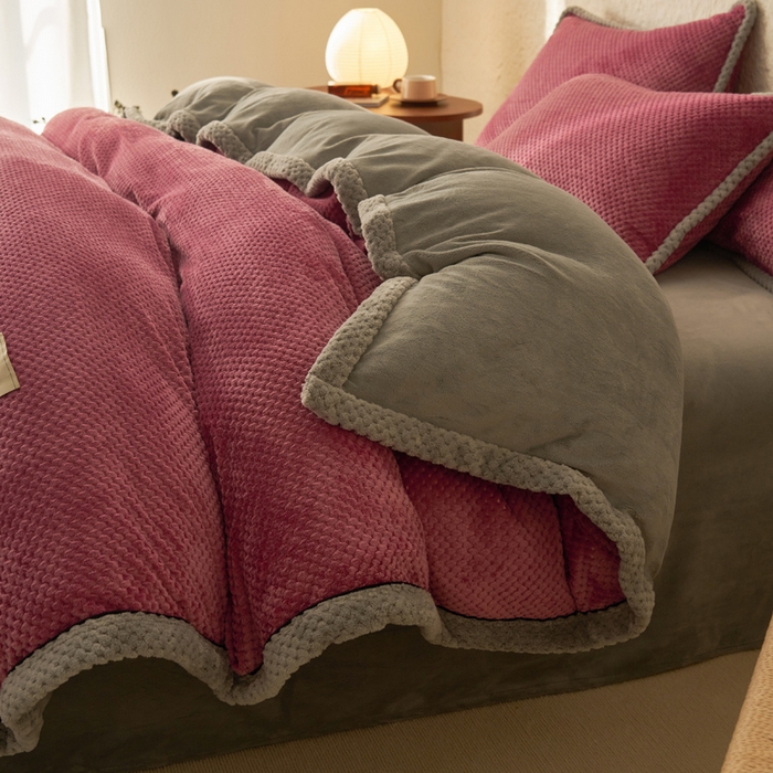 91家纺网 家纺一手货源 找家纺 早晨家纺 2025新款尚流款牛奶绒提花-可拆卸冬被 尚流-豆沙