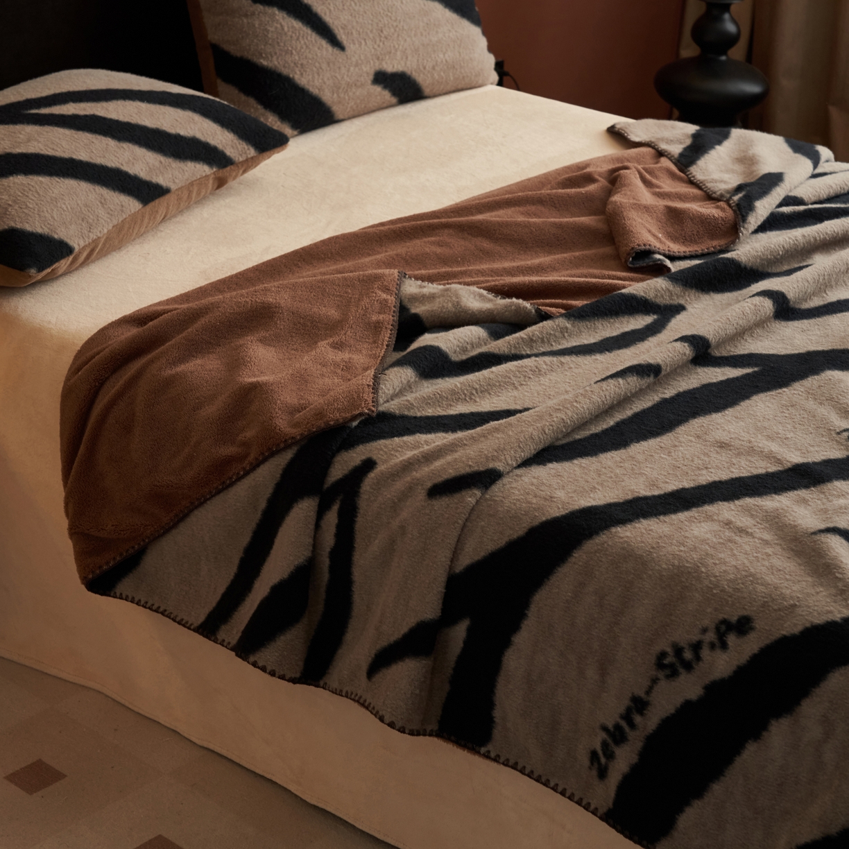 91家纺网 家纺一手货源 找家纺 早晨家纺 2025新款众若款仿羊绒牛奶绒毛毯 众若-斑纹棕