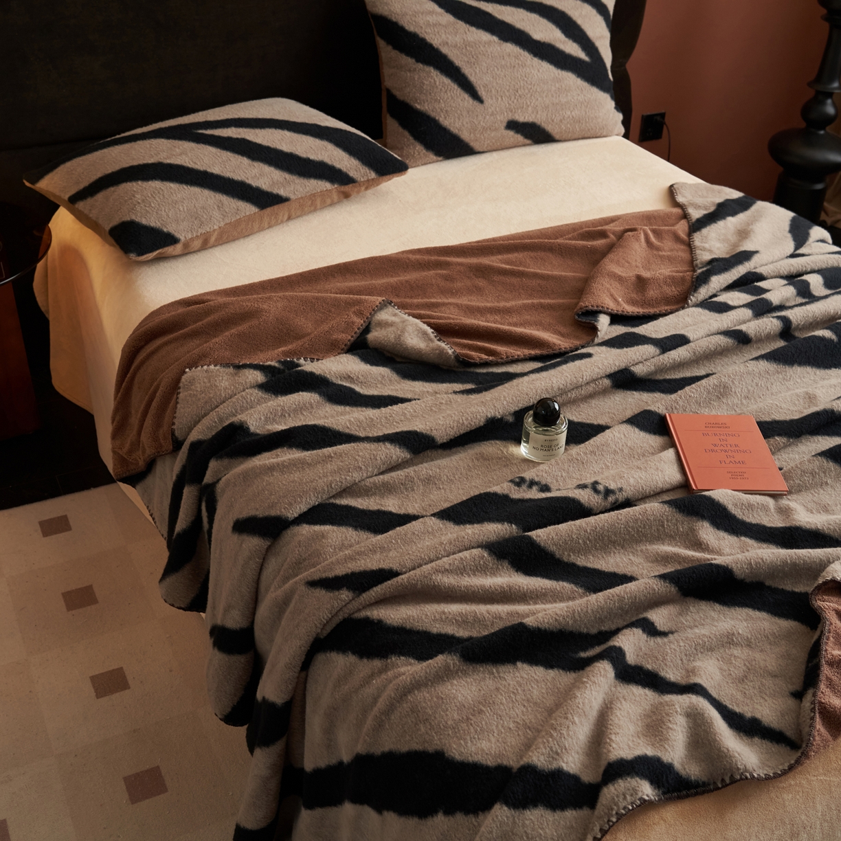 91家纺网 家纺一手货源 找家纺 早晨家纺 2025新款众若款仿羊绒牛奶绒毛毯 众若-斑纹棕