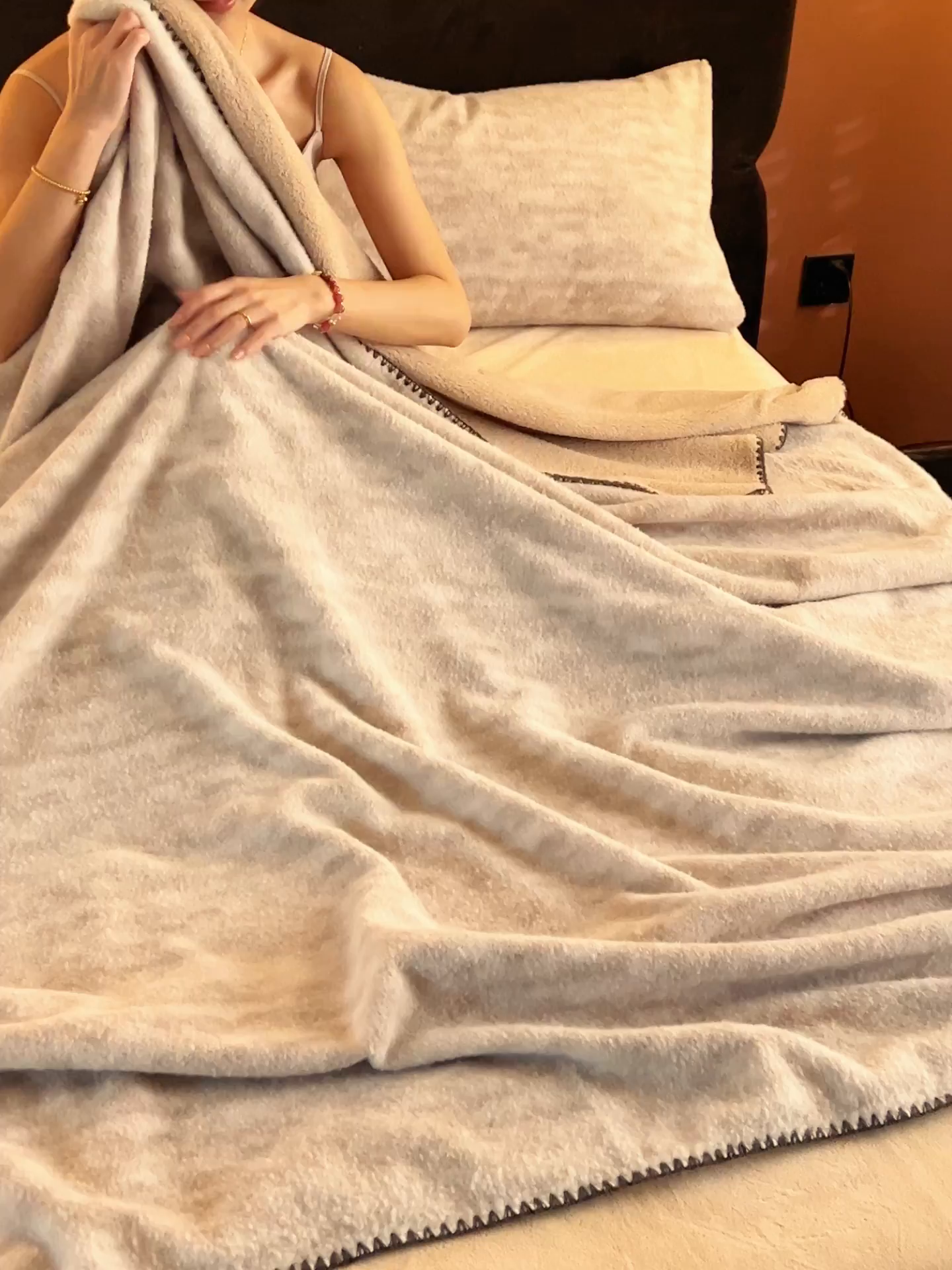 91家纺网 家纺一手货源 找家纺 早晨家纺 2025新款众若款仿羊绒牛奶绒毛毯 众若-泥点驼