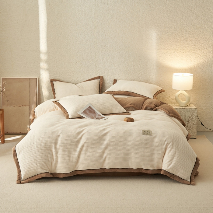 91家纺网 家纺一手货源 找家纺 早晨家纺 2025新款青沐款牛奶绒提花-可拆卸冬被 青沐-奶昔白