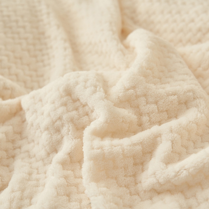 91家纺网 家纺一手货源 找家纺 早晨家纺 2025新款青沐款牛奶绒提花-可拆卸冬被 青沐-奶昔白