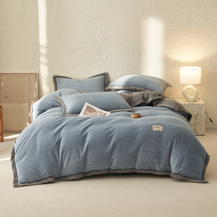 91家纺网 家纺一手货源 找家纺 早晨家纺 2025新款青沐款牛奶绒提花-可拆卸冬被 青沐-宾利蓝