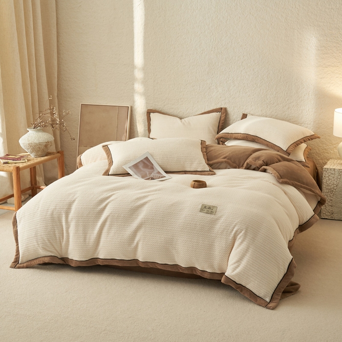 91家纺网 家纺一手货源 找家纺 早晨家纺 2025新款青沐款牛奶绒提花-可拆卸冬被 青沐-奶昔白