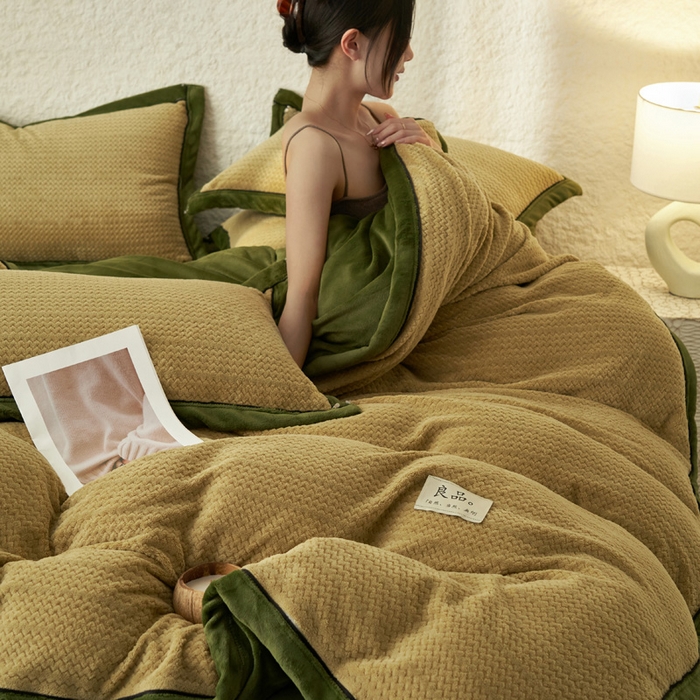 91家纺网 家纺一手货源 找家纺 早晨家纺 2025新款青沐款牛奶绒提花-可拆卸冬被 青沐-浅水绿