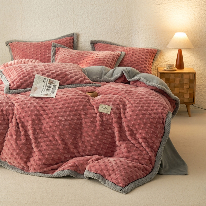 91家纺网 家纺一手货源 找家纺 （总）早晨家纺 2025新款金贵款牛奶绒提花-可拆卸冬被