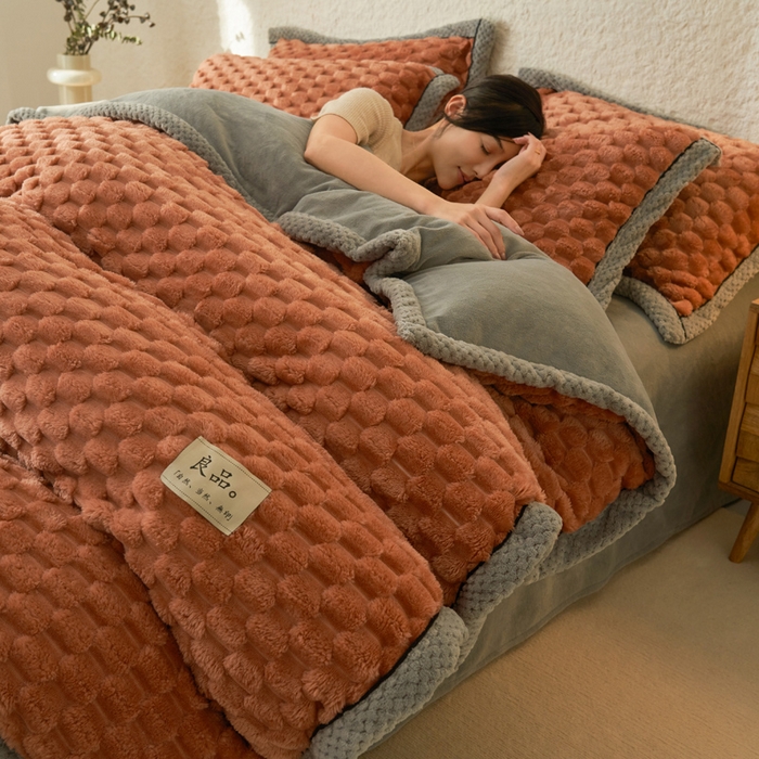 91家纺网 家纺一手货源 找家纺 早晨家纺 2025新款金贵款牛奶绒提花-可拆卸冬被 金贵-焦糖