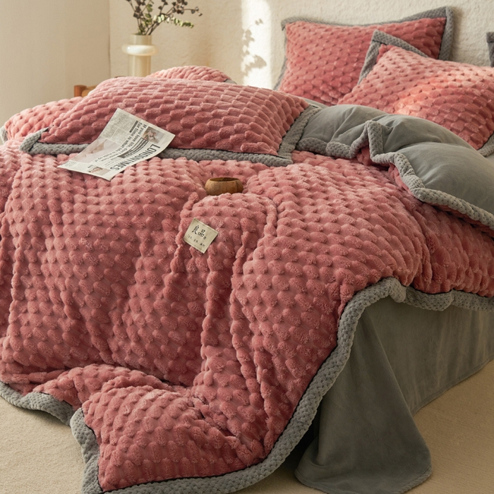 91家纺网 家纺一手货源 找家纺 早晨家纺 2025新款金贵款牛奶绒提花-可拆卸冬被 金贵-豆沙