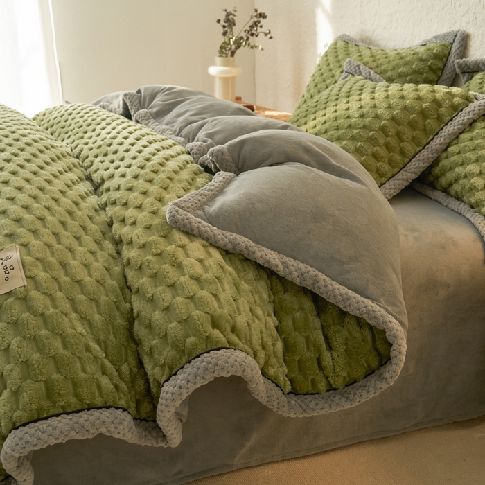 91家纺网 家纺一手货源 找家纺 早晨家纺 2025新款金贵款牛奶绒提花-可拆卸冬被 金贵-草绿