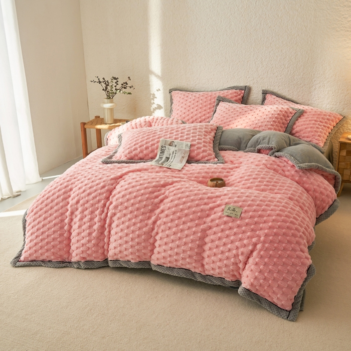 91家纺网 家纺一手货源 找家纺 早晨家纺 2025新款金贵款牛奶绒提花-可拆卸冬被 金贵-玉粉