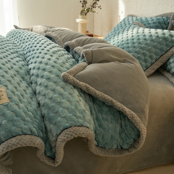 91家纺网 家纺一手货源 找家纺 早晨家纺 2025新款金贵款牛奶绒提花-可拆卸冬被 金贵-宾利蓝