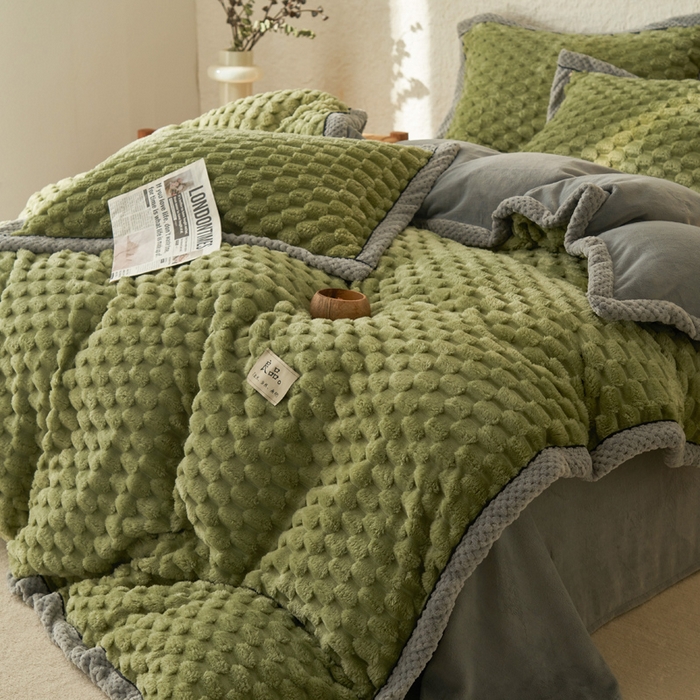 91家纺网 家纺一手货源 找家纺 早晨家纺 2025新款金贵款牛奶绒提花-可拆卸冬被 金贵-草绿