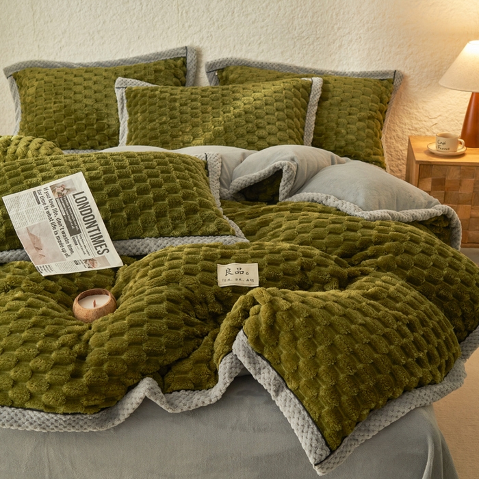 91家纺网 家纺一手货源 找家纺 早晨家纺 2025新款金贵款牛奶绒提花-可拆卸冬被 金贵-橄榄绿