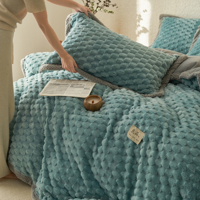 91家纺网 家纺一手货源 找家纺 早晨家纺 2025新款金贵款牛奶绒提花-可拆卸冬被 金贵-宾利蓝