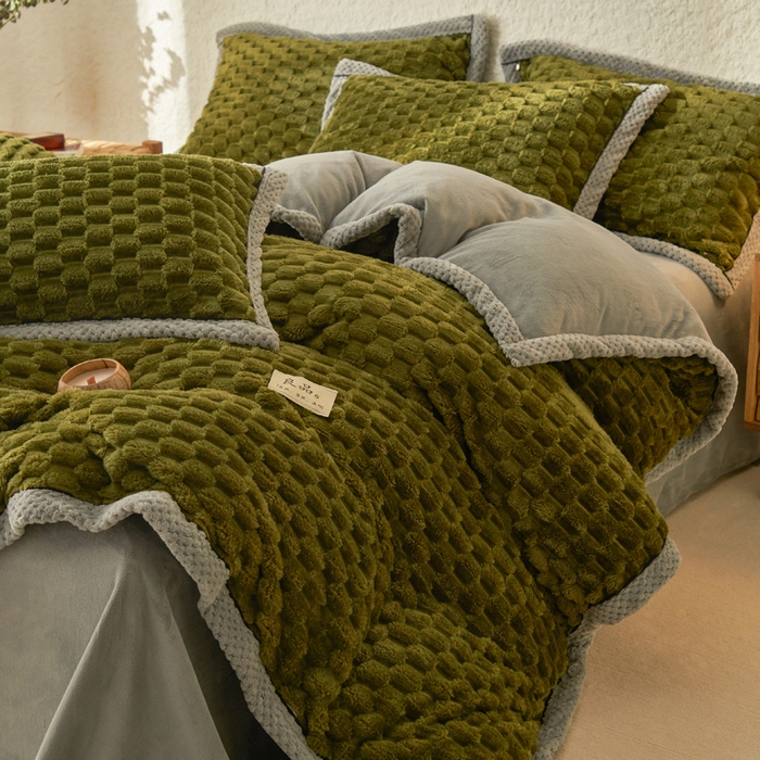 91家纺网 家纺一手货源 找家纺 早晨家纺 2025新款金贵款牛奶绒提花-可拆卸冬被 金贵-橄榄绿