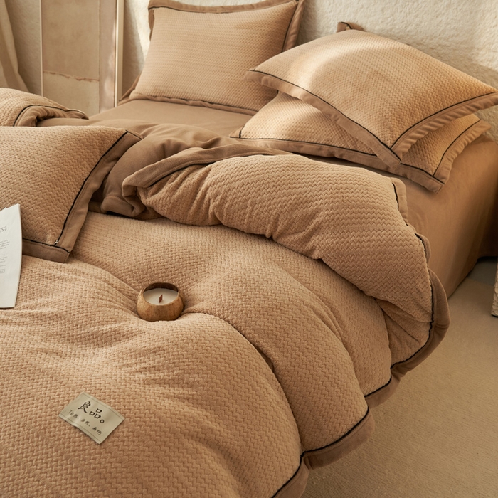 91家纺网 家纺一手货源 找家纺 早晨家纺 2025新款青沐款牛奶绒提花-可拆卸冬被 青沐-米驼