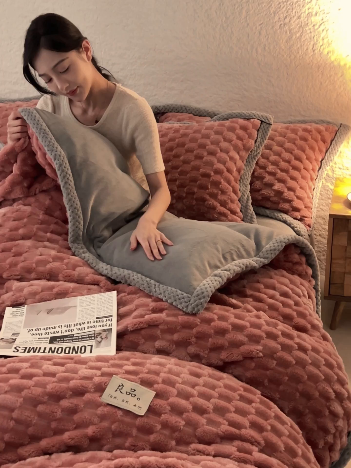 91家纺网 家纺一手货源 找家纺 早晨家纺 2025新款金贵款牛奶绒提花-可拆卸冬被 金贵-豆沙