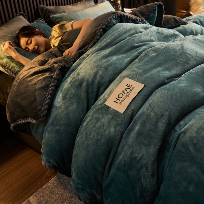 91家纺网 家纺一手货源 找家纺 （总）早晨家纺 2025新款黑金牛奶绒纯色可拆洗冬被风格2