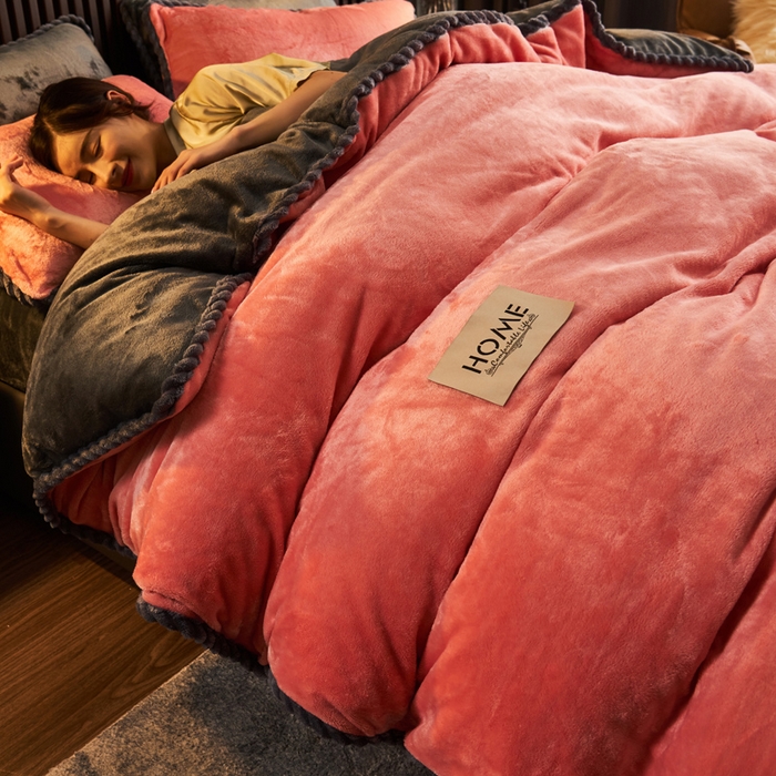 91家纺网 家纺一手货源 找家纺 （总）早晨家纺 2025新款黑金牛奶绒纯色可拆洗冬被风格2